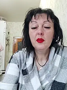 HelgaDennis online show from 05-15-26, 04:52