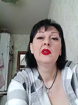 HelgaDennis online show from 05-18-26, 05:24