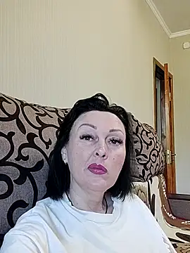 HelgaDennis online show from 05-19-26, 06:20