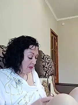 HelgaDennis online show from 05-20-26, 04:29