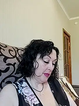 HelgaDennis online show from 05-26-26, 07:48