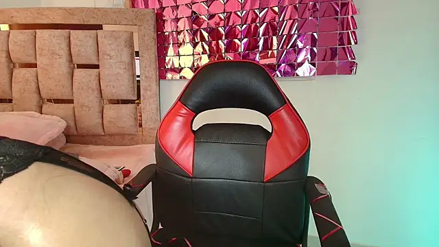 Snapshot of Dannie__ chatting on 04-18-26, 04:33 Dannie online show from 04-18-26, 04:33