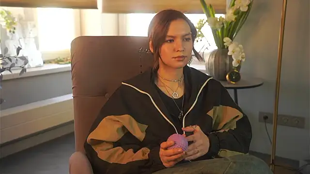 Snapshot of ArleneShry chatting on 03-22-26, 10:40 ArleneShry online show from 03-22-26, 10:40