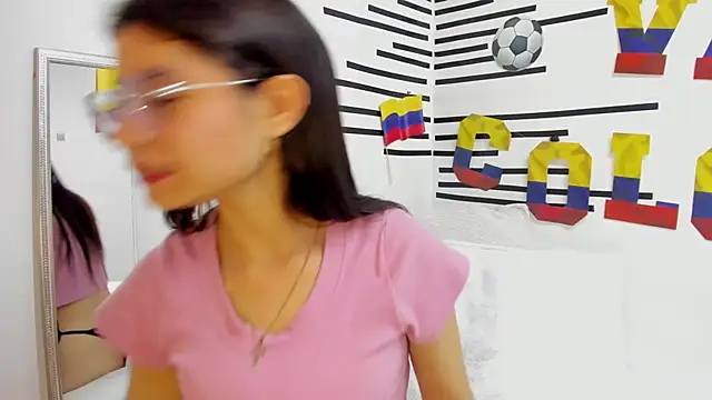 Snapshot of LindaCatalina_ chatting on 07-06-26, 12:46 LindaCatalina online show from 07-06-26, 12:46