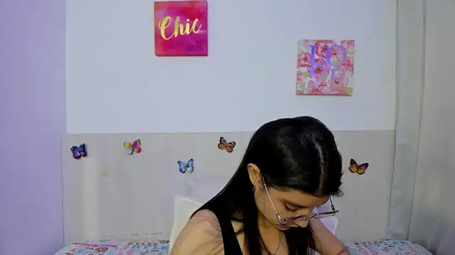Snapshot of LindaCatalina_ chatting on 07-23-26, 12:47 LindaCatalina online show from 07-23-26, 12:47
