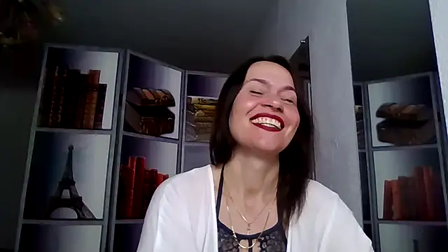 Snapshot of Selena_Moo chatting on 04-10-26, 08:30 Selena Moo online show from 04-10-26, 08:30
