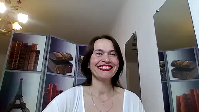 Snapshot of Selena_Moo chatting on 04-30-26, 09:41 Selena Moo online show from 04-30-26, 09:41