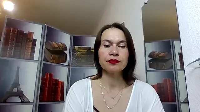 Snapshot of Selena_Moo chatting on 05-13-26, 08:01 Selena Moo online show from 05-13-26, 08:01
