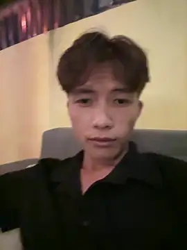 Nguyencuong1999 online show from 05-09-26, 11:37