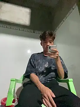 Nguyencuong1999 online show from 05-15-26, 03:19