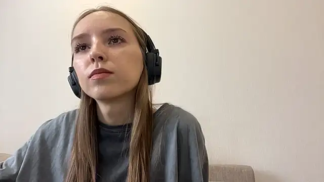 Snapshot of TanjaBrounson chatting on 03-22-26, 03:21 TanjaBrounson online show from 03-22-26, 03:21