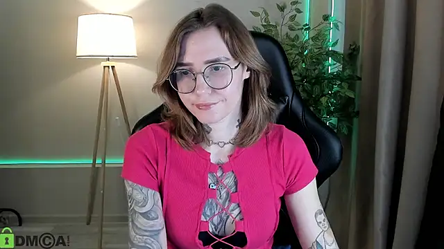 Snapshot of Misha_Moss chatting on 03-23-26, 09:46 Misha Moss online show from 03-23-26, 09:46