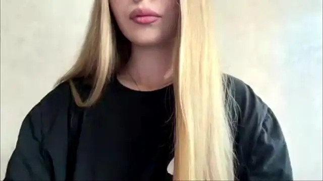 Snapshot of CarolineNine chatting on 07-15-26, 03:17 CarolineNine online show from 07-15-26, 03:17
