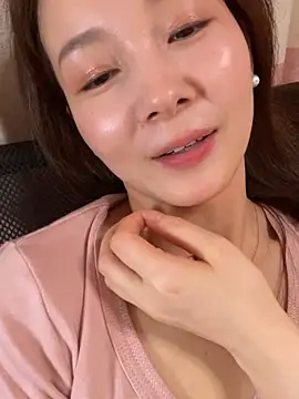 Snapshot of Tingting-rd chatting on 06-16-26, 10:51 Tingting-rd online show from 06-16-26, 10:51