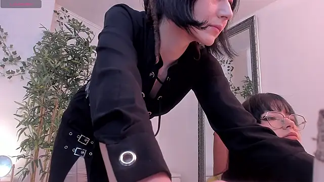 mira0 0 online show from 04-02-26, 05:54