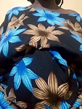 Snapshot of Coco2vee chatting on 03-23-26, 05:00 Coco2vee online show from 03-23-26, 05:00