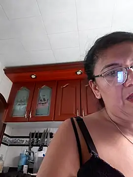 Snapshot of Mielx chatting on 05-26-26, 03:19 Mielx online show from 05-26-26, 03:19