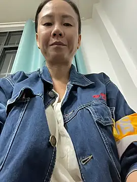 lilysister66 online show from 07-25-26, 04:59