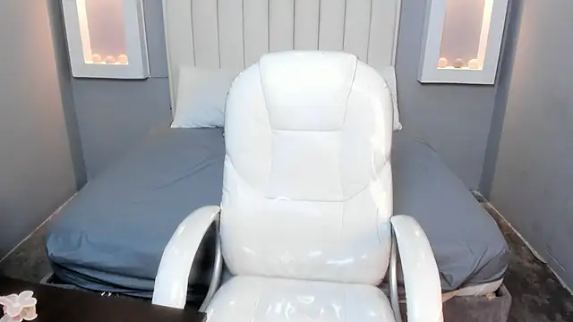 Snapshot of KeilyBennett chatting on 03-21-26, 06:11 KeilyBennett online show from 03-21-26, 06:11