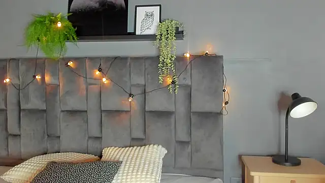 AhslyEvans   online show from 05-29-26, 07:45
