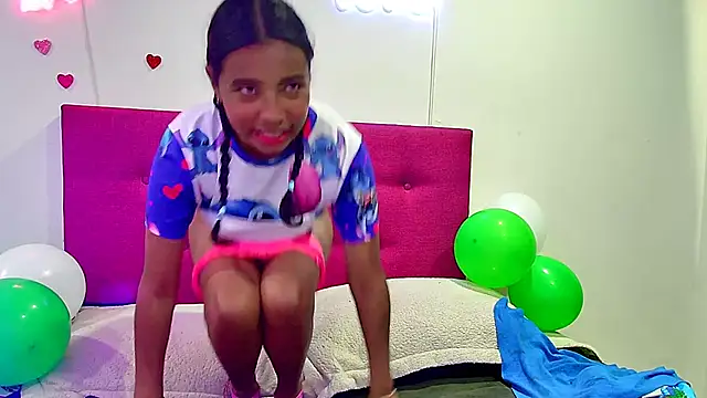 Snapshot of Ellie_Cute7 chatting on 03-24-26, 07:30 Ellie Cute7 online show from 03-24-26, 07:30