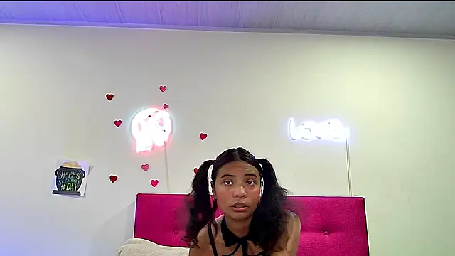 Snapshot of Ellie_Cute7 chatting on 03-26-26, 07:19 Ellie Cute7 online show from 03-26-26, 07:19