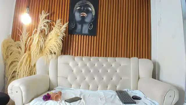 Brenda Thomp online show from 06-13-26, 03:37