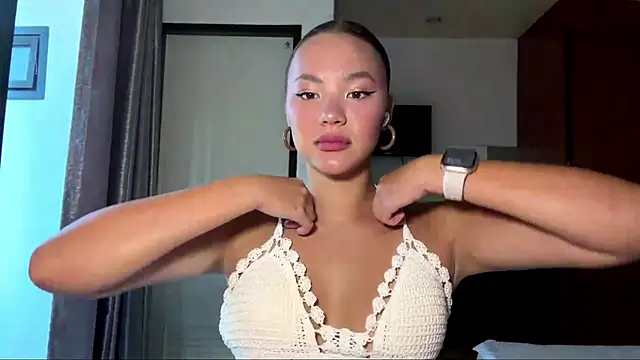 Snapshot of kamila_18_french chatting on 03-23-26, 05:44 kamila 18 french online show from 03-23-26, 05:44