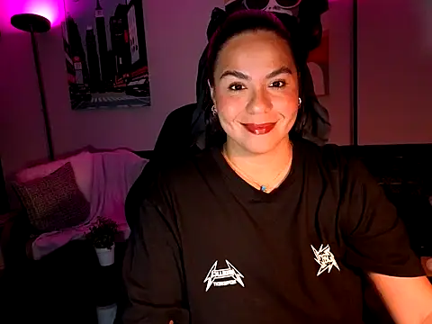 Snapshot of HannaJonns chatting on 03-25-26, 04:40 HannaJonns online show from 03-25-26, 04:40