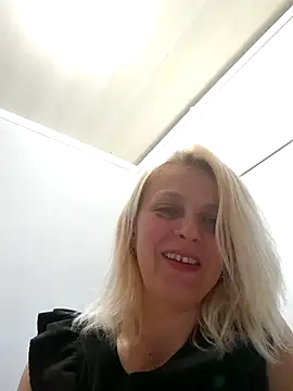 MiaLove183 online show from 05-29-26, 02:37