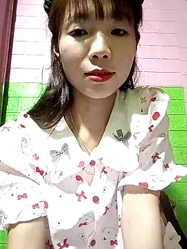 AmyLinee01 online show from 05-11-26, 04:26