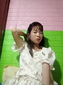 AmyLinee01 online show from 05-18-26, 11:21