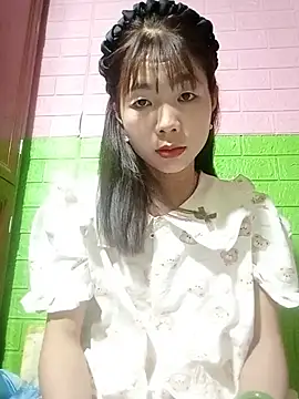 AmyLinee01 online show from 05-19-26, 04:52