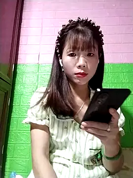 AmyLinee01 online show from 05-20-26, 05:08