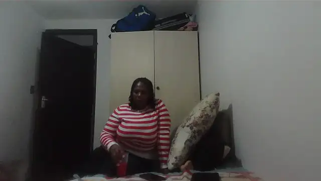 Lucia-boobs online show from 05-11-26, 04:59