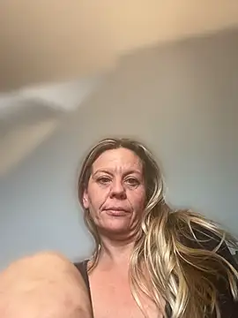 GwenWilde31 online show from 06-12-26, 07:24