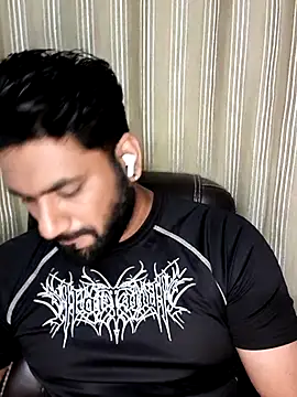 Snapshot of SurajKapoor09 chatting on 03-21-26, 01:16 SurajKapoor09 online show from 03-21-26, 01:16