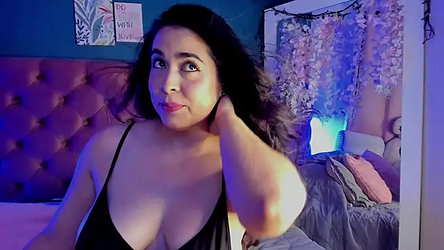 Sofia-Venegas online show from 07-06-26, 11:18