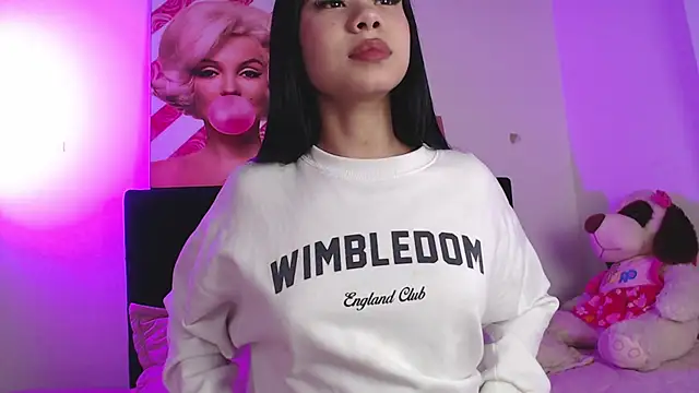 Miia coollins online show from 05-18-26, 03:40
