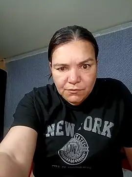 Snapshot of Zuleyka_69 chatting on 04-13-26, 11:05 Zuleyka 69 online show from 04-13-26, 11:05