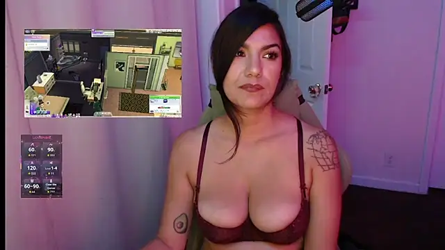 Snapshot of sweetRoxie chatting on 05-15-26, 11:45 sweetRoxie online show from 05-15-26, 11:45