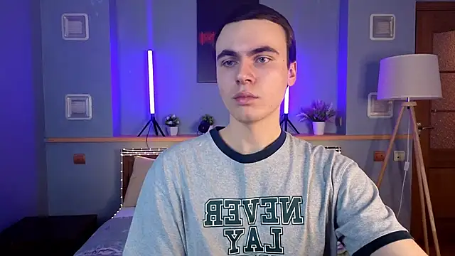 Snapshot of istairee1 chatting on 03-22-26, 09:02 istairee1 online show from 03-22-26, 09:02