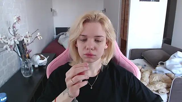TenderChloe online show from 03-31-26, 09:53