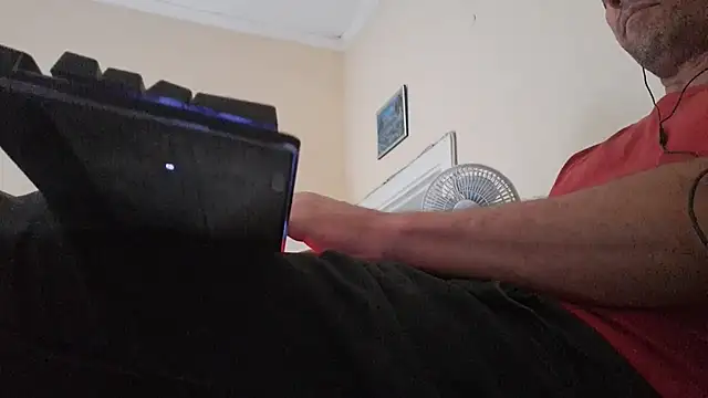 Sueliton2 online show from 03-31-26, 07:47