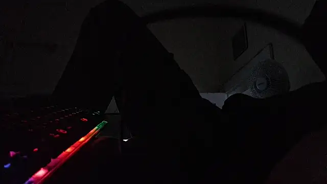 Sueliton2 online show from 04-13-26, 09:09