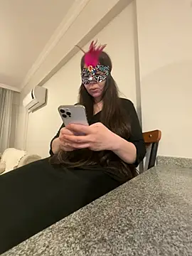 lilyums online show from 04-18-26, 07:07