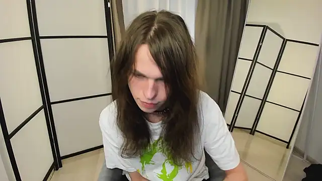 Snapshot of Louis_Hayes chatting on 03-24-26, 04:01 Louis Hayes online show from 03-24-26, 04:01