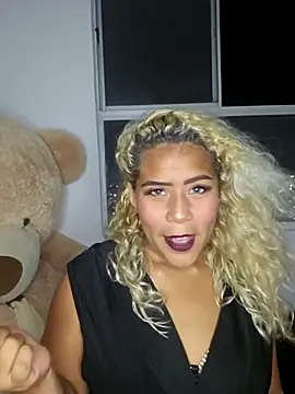 Snapshot of Nayaraluz chatting on 03-23-26, 02:26 Nayaraluz online show from 03-23-26, 02:26