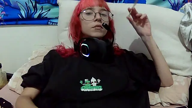 Snapshot of Moon_ chatting on 06-05-26, 03:35 Moon online show from 06-05-26, 03:35