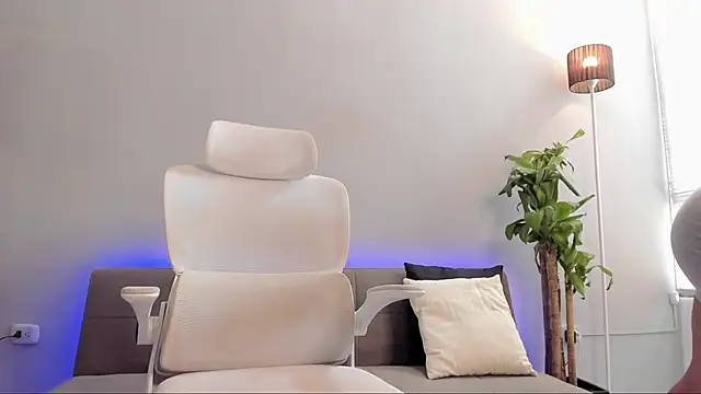 Snapshot of hashi_wood chatting on 04-13-26, 04:34 hashi wood online show from 04-13-26, 04:34